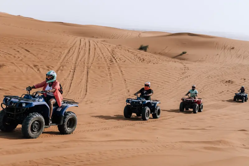 Actividades en el desierto de Merzouga – quad en las dunas de Erg Chebbi